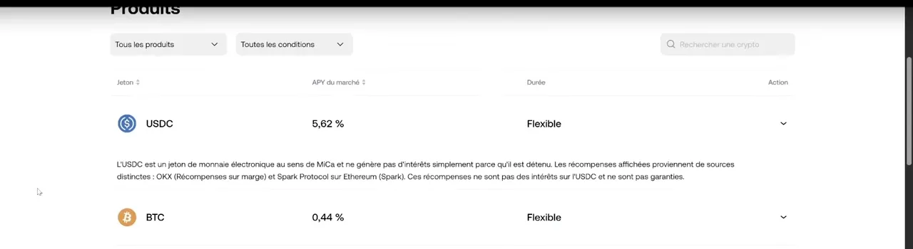 Page Earn d'OKX, liste des produits : USDC avec la mention que les récompenses affichées ne sont pas des intérêts et ne sont pas garanties, puis BTC, en durée flexible